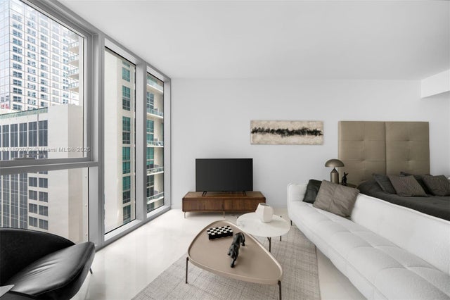 4 of 38 - 300 Biscayne Blvd Way 1005, Miami, FL