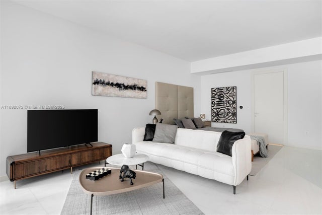 5 of 38 - 300 Biscayne Blvd Way 1005, Miami, FL