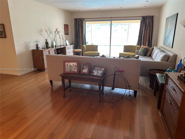 5 of 15 - 16628 Golfview Dr, Weston, FL