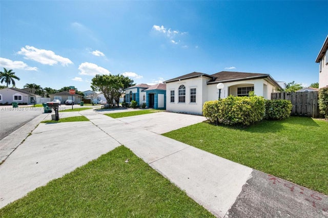 1 of 39 - 13910 Sw 160th Ter, Miami, FL