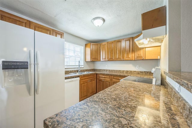 3 of 15 - 2515 N 66th Ave, Hollywood, FL
