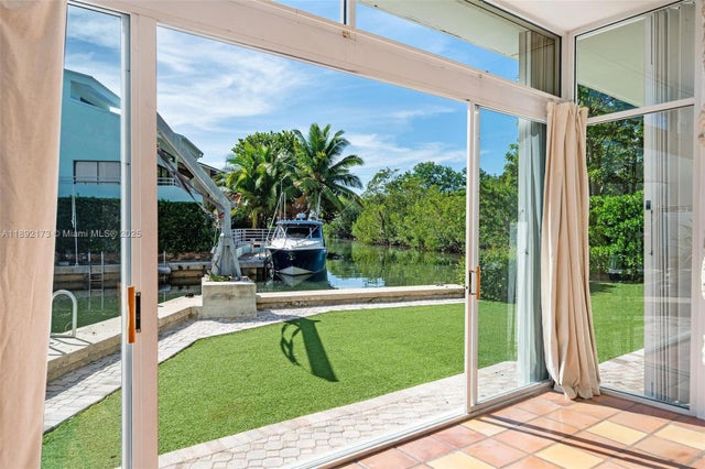 4 of 25 - 2120 S Bayshore Dr, Miami, FL