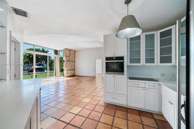 5 of 25 - 2120 S Bayshore Dr, Miami, FL