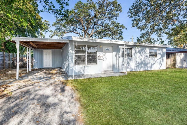 2 of 30 - 2811 N 66th Ave, Hollywood, FL