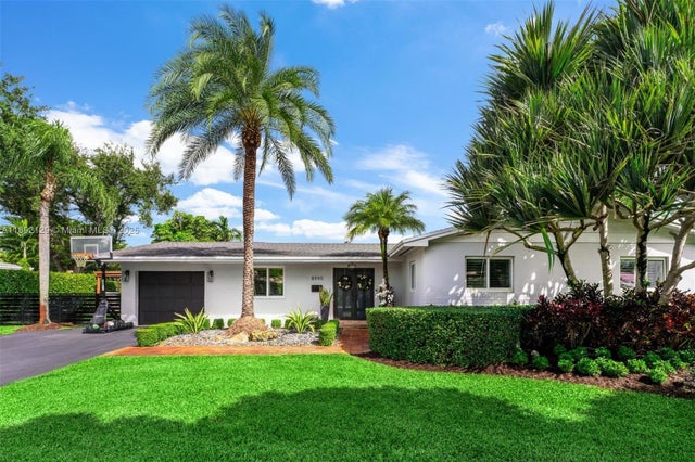 8995 Sw 83rd St, Miami