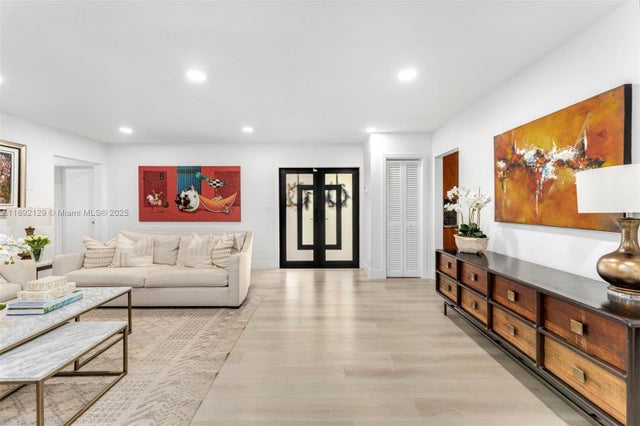 4 of 34 - 8995 Sw 83rd St, Miami, FL