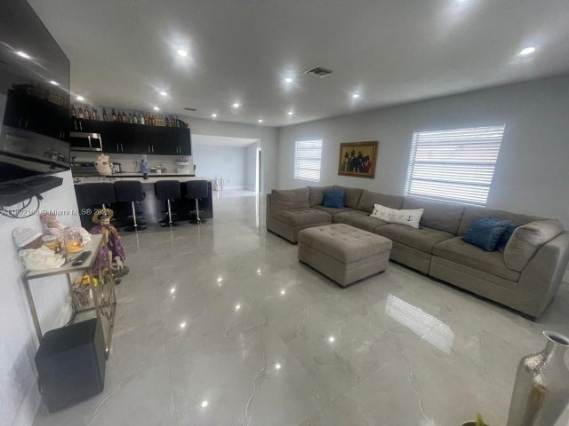 5 of 40 - 12530 Sw 185th St, Miami, FL