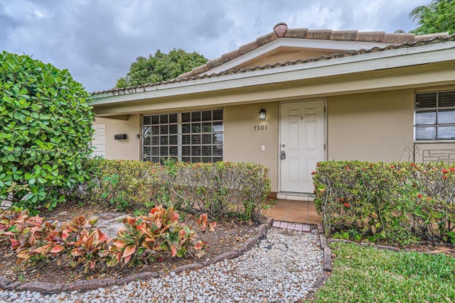 3 of 28 - 7301 Nw 11th St, Plantation, FL