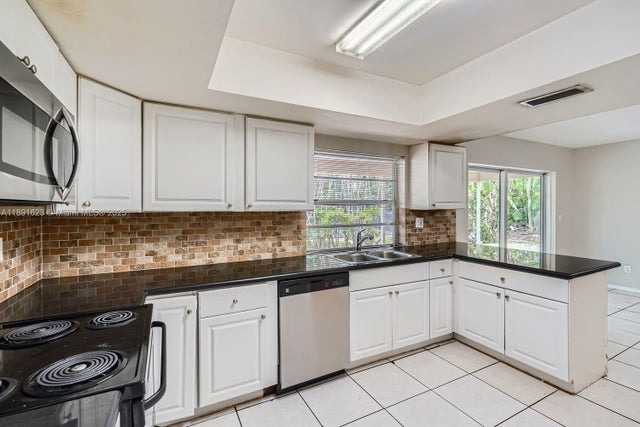 5 of 28 - 7301 Nw 11th St, Plantation, FL