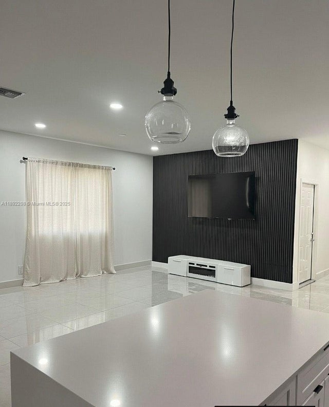 5 of 16 - 655 Nw 24th Ave, Fort Lauderdale, FL