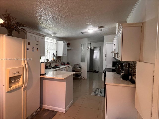 3 of 36 - 909 Sw 131 Way, Davie, FL