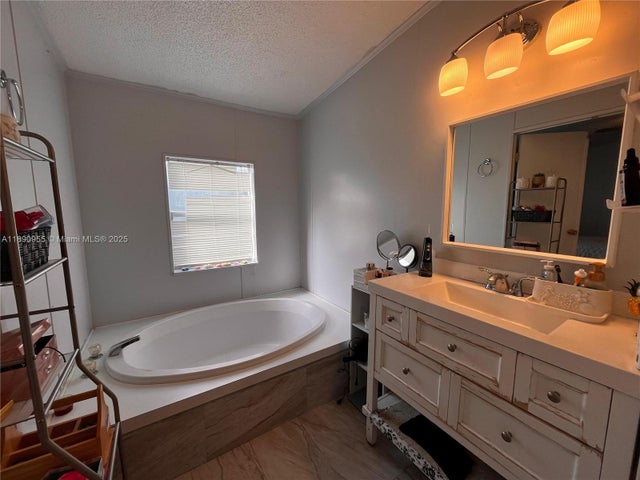 4 of 36 - 909 Sw 131 Way, Davie, FL