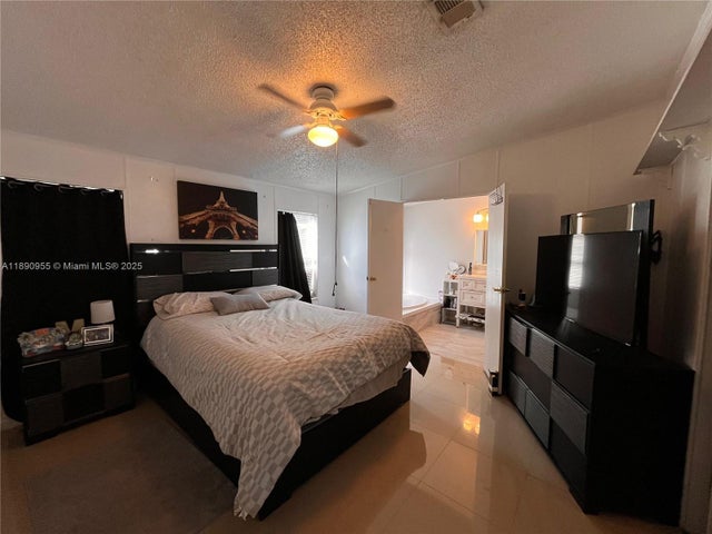5 of 36 - 909 Sw 131 Way, Davie, FL