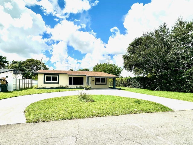 1 of 30 - 2340 N 69th Way, Hollywood, FL