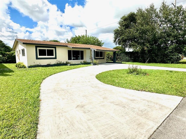4 of 30 - 2340 N 69th Way, Hollywood, FL