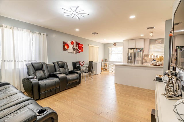 5 of 25 - 19513 Sw 116th Ave, Miami, FL