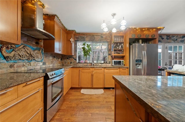 1 of 19 - 3260 Lakeview Dr, Pompano Beach, FL