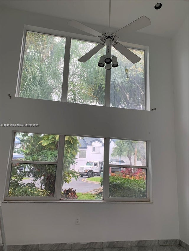 5 of 22 - 233 Ne 212th Ter, Miami, FL