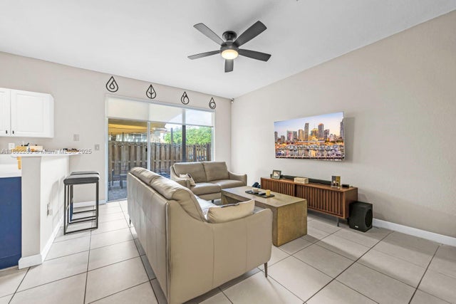 4 of 28 - 12781 Sw 135th Ter 12781, Miami, FL