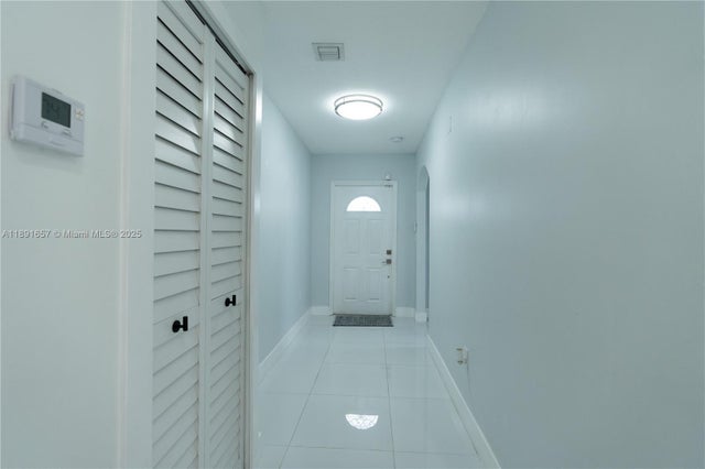 5 of 38 - 15126 Sw 140th Ter, Miami, FL