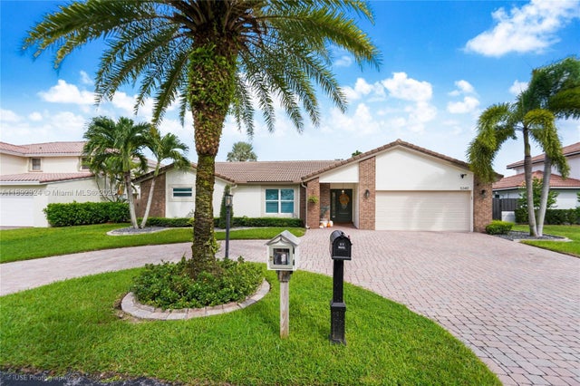 1 of 24 - 5340 Lancelot Ln, Davie, FL