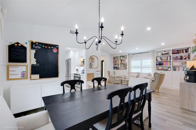 4 of 24 - 5340 Lancelot Ln, Davie, FL