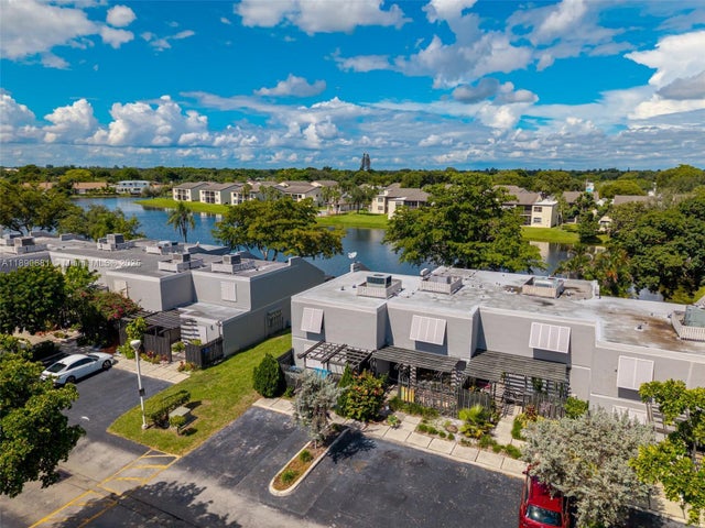 2 of 25 - 11225 Nw 16th Ct, Pembroke Pines, FL