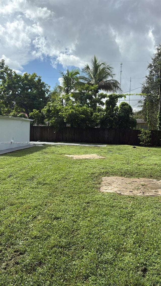 4 of 27 - 6104 Sw 33rd St, Miramar, FL