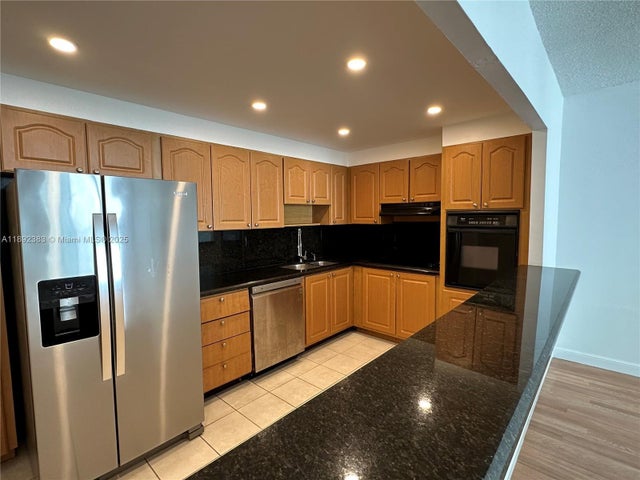 3 of 15 - 19390 Collins Ave 820, Sunny Isles Beach, FL