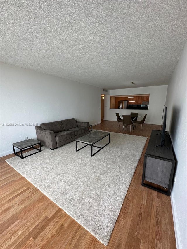 5 of 15 - 19390 Collins Ave 820, Sunny Isles Beach, FL