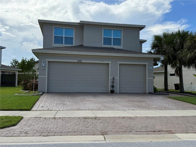 1 of 27 - 1201 Nw Leonardo Cir, Port St Lucie, FL