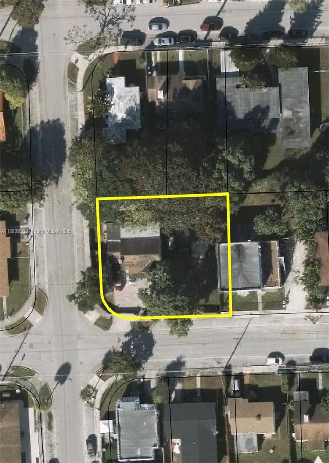 1 of 5 - 1391 Nw 55th Ter, Miami, FL
