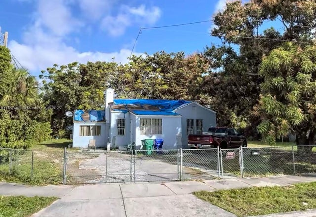 5 of 5 - 1391 Nw 55th Ter, Miami, FL