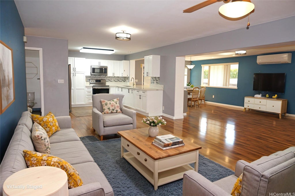 95-1078 Kahakiki Street, Mililani