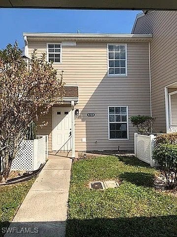 6123 Lake Front Dr, Fort Myers