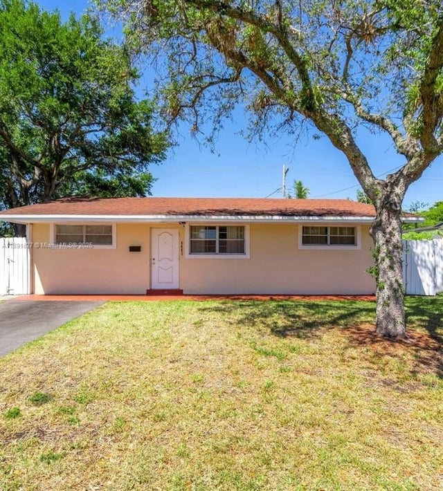 1 of 26 - 6441 Allen St, Hollywood, FL