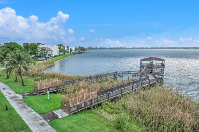 110 Lake Emerald Dr 404, Oakland Park