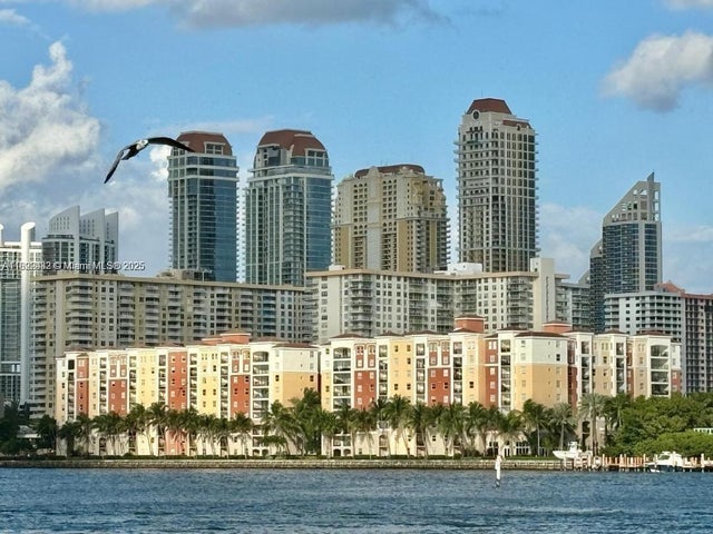 3 of 18 - 17100 N Bay Rd 1110, Sunny Isles Beach, FL