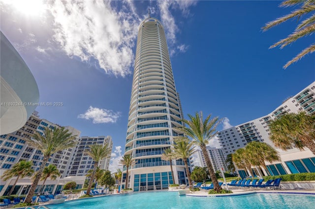 5 of 39 - 3101 S Ocean Dr 707, Hollywood, FL