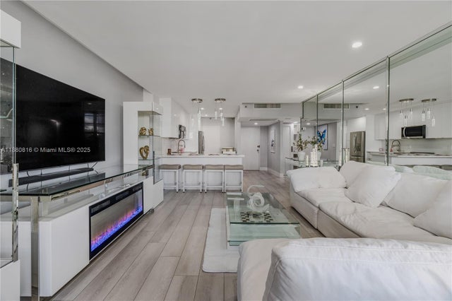 1 of 63 - 100 Lincoln Rd 323, Miami Beach, FL