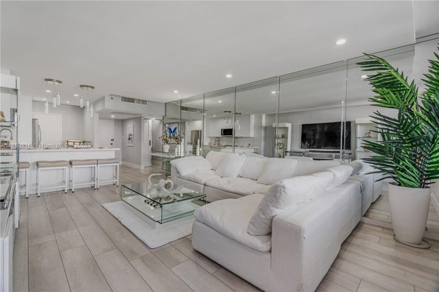 3 of 63 - 100 Lincoln Rd 323, Miami Beach, FL