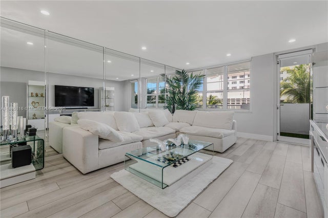 4 of 63 - 100 Lincoln Rd 323, Miami Beach, FL