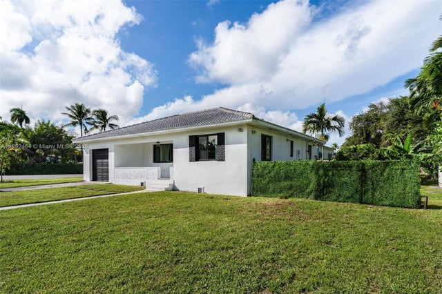 2 of 25 - 1 Ne 86th St, El Portal, FL