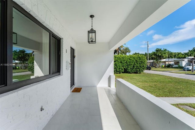 3 of 25 - 1 Ne 86th St, El Portal, FL