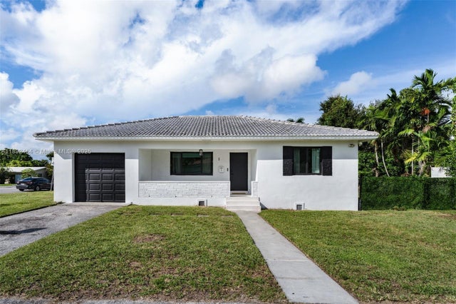4 of 25 - 1 Ne 86th St, El Portal, FL