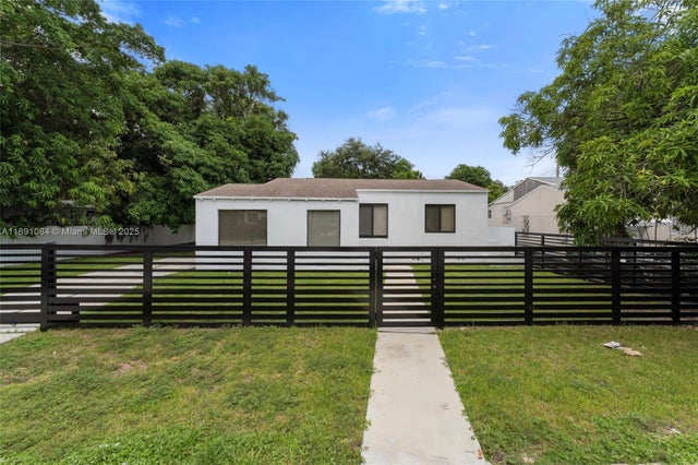 2 of 25 - 165 Nw 46th St, Miami, FL