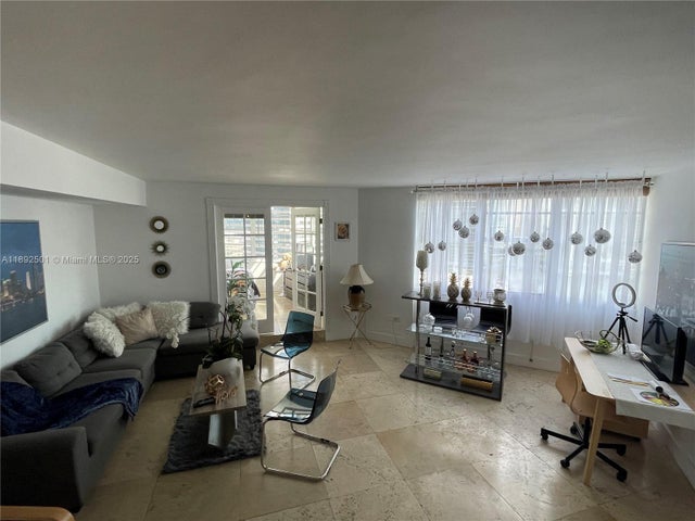 3 of 24 - 801 Brickell Bay Dr 1961, Miami, FL