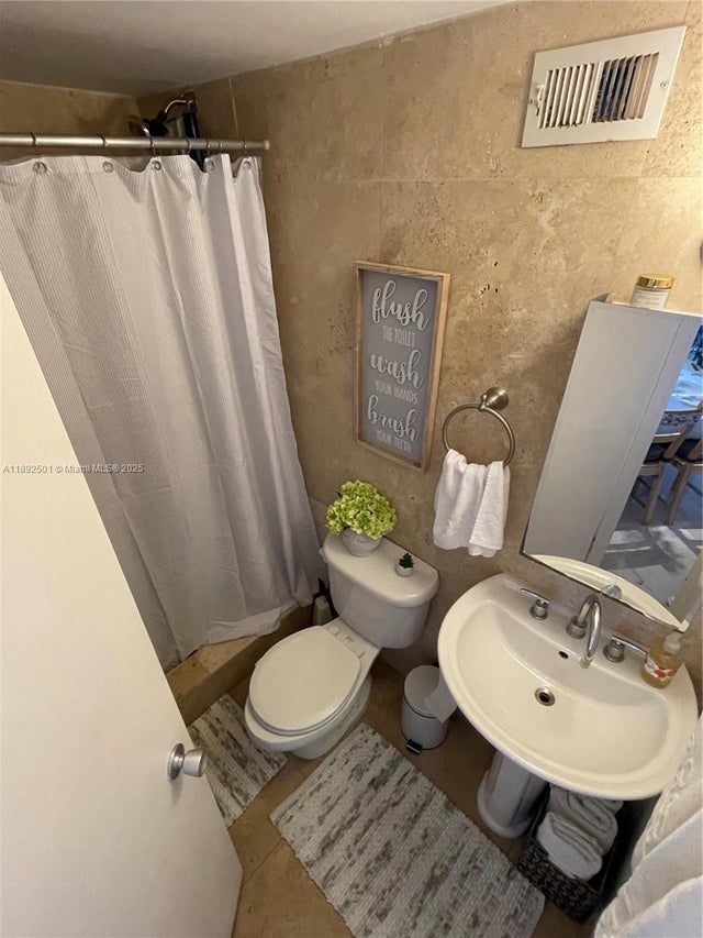 5 of 24 - 801 Brickell Bay Dr 1961, Miami, FL