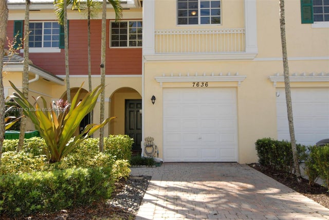 2 of 34 - 7636 Foxcroft Ln, Davie, FL