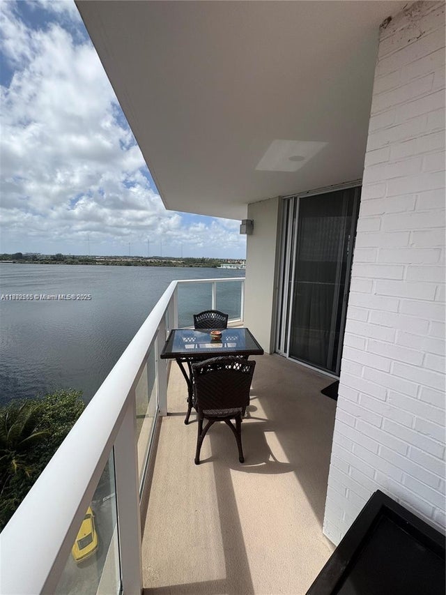 1301 Ne Miami Gardens Dr 926w, Miami